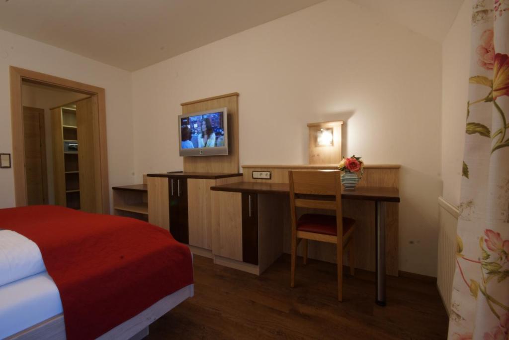Hotel Landgasthof Trattnig Schiefling am Wörthersee Zimmer foto